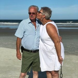 Meet your Posher, Maxine